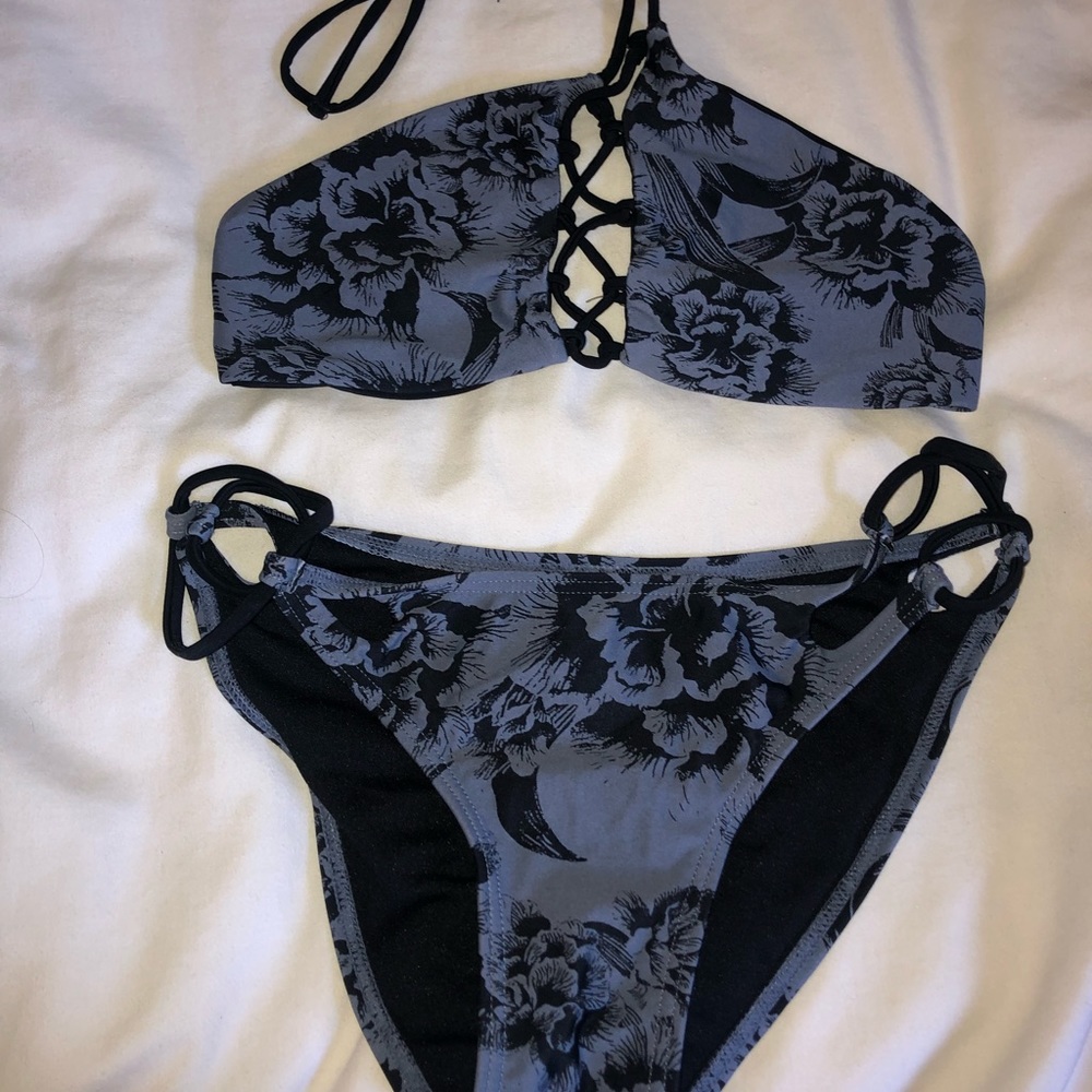 NWOT Billabong Floral Bikini Set